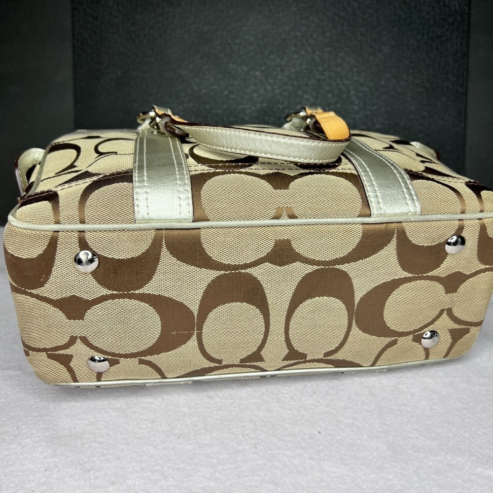 COACH Signature C Khaki White Gallery Tote Purse w/ Charms EUC - Picture 7 of 14